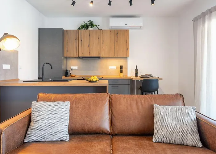 Viskovic Apartment Hvar Town