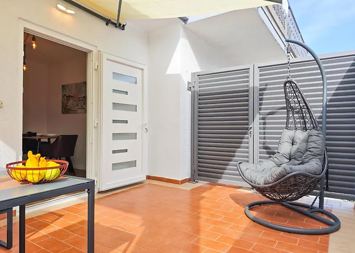 Viskovic * Hvar Town